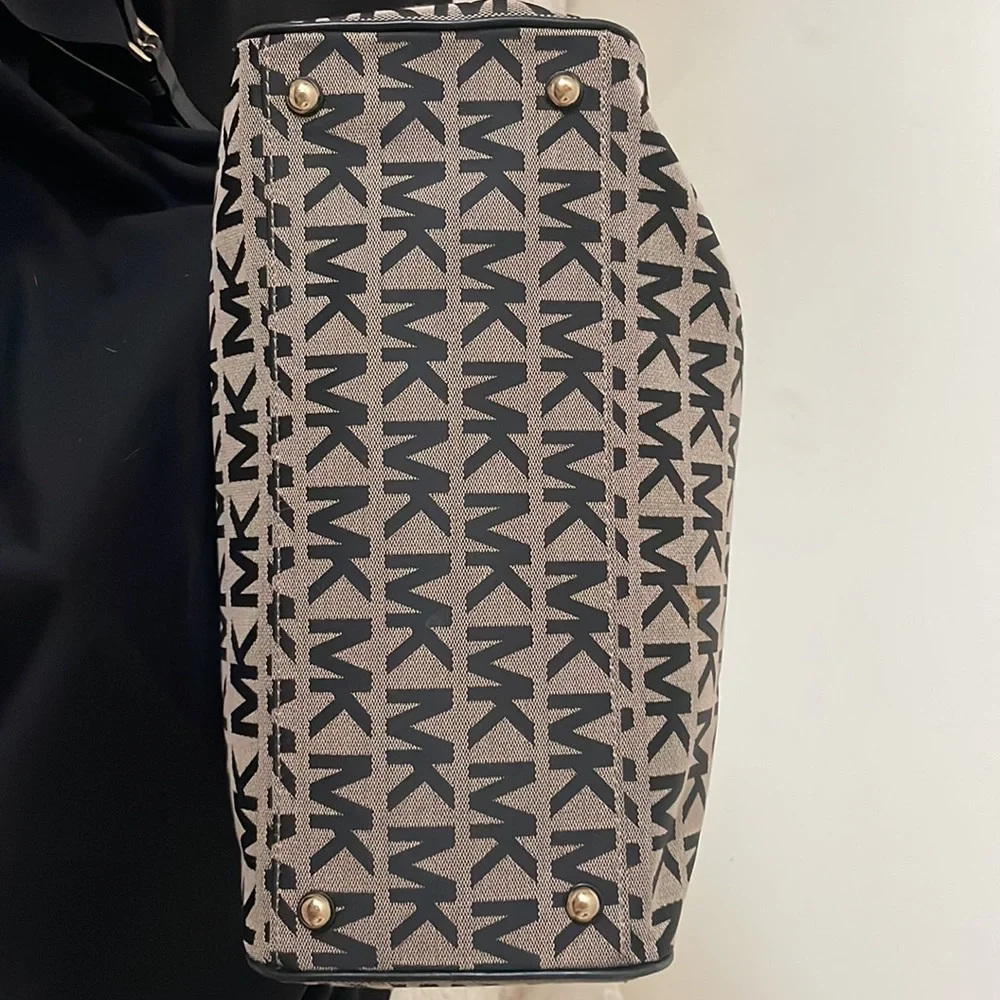 Michael Kors Purse - Picture 7 of 16